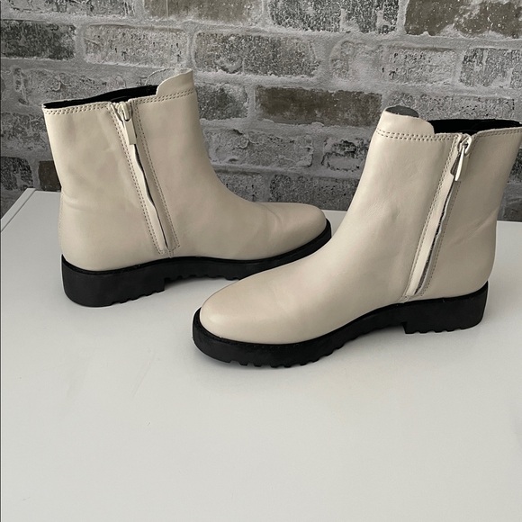Franco Sarto Carian Chelsea Boots Women’s size 7 Cream Leather - Picture 3 of 12